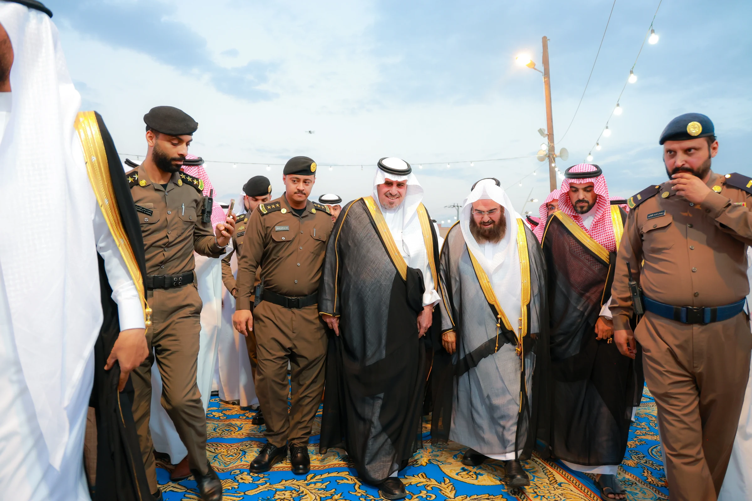 رجال الأمن في استقبال ضيف الشرف